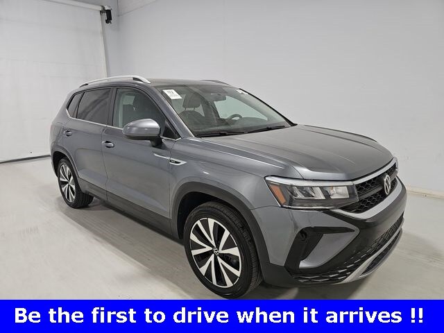 2022 Volkswagen Taos SE photo 2