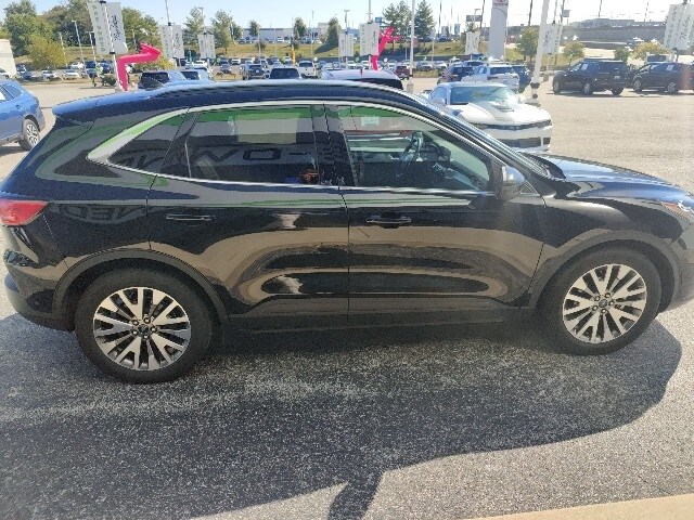 2021 Ford Escape Titanium Hybrid photo 5