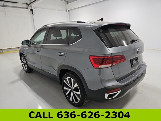 2022 Volkswagen Taos SE photo 3