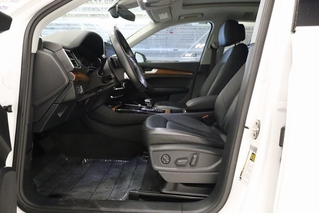 2022 Audi Q5 45 S line Premium photo 9
