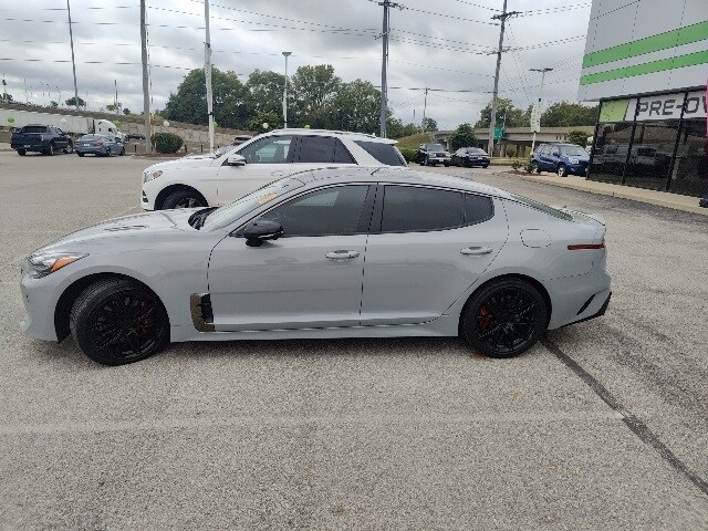 2023 Kia Stinger GT2 photo 2