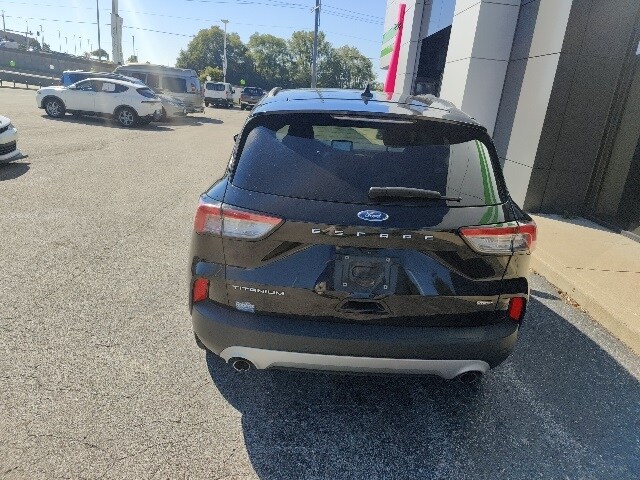 2021 Ford Escape Titanium Hybrid photo 3
