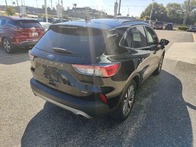 2021 Ford Escape Titanium Hybrid photo 4