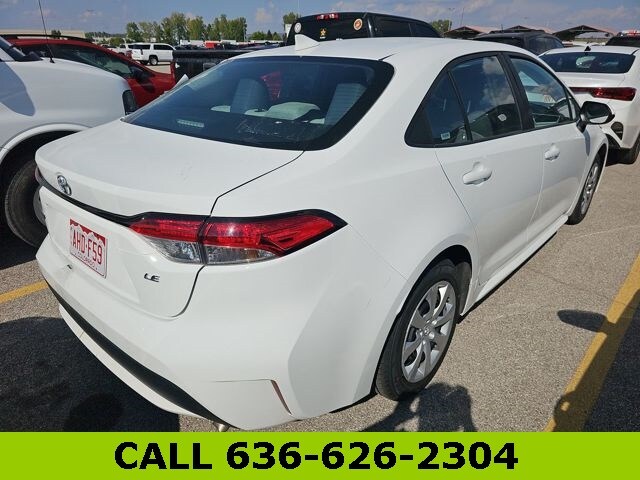 2022 Toyota Corolla LE photo 3