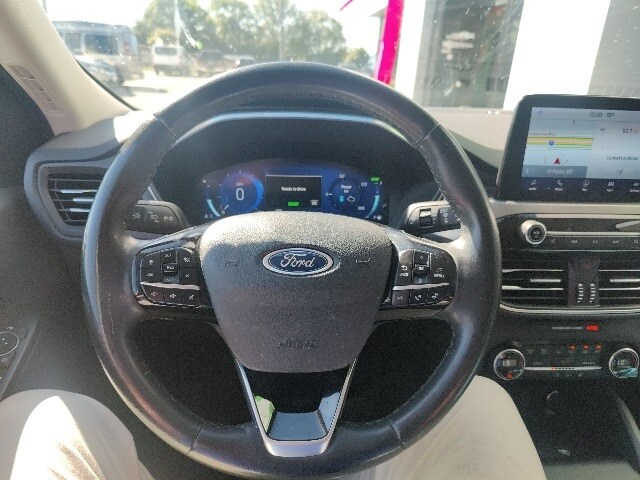 2021 Ford Escape Titanium Hybrid photo 11
