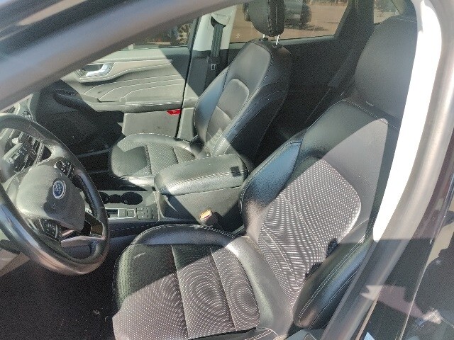 2021 Ford Escape Titanium Hybrid photo 9