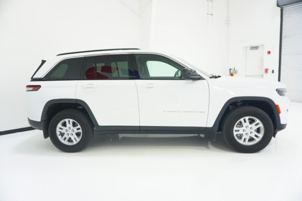Used 2025 Jeep Grand Cherokee Laredo X SUV