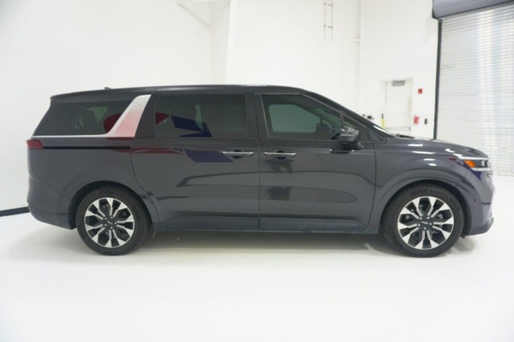 Used 2024 Kia Carnival EX Minivan/Van