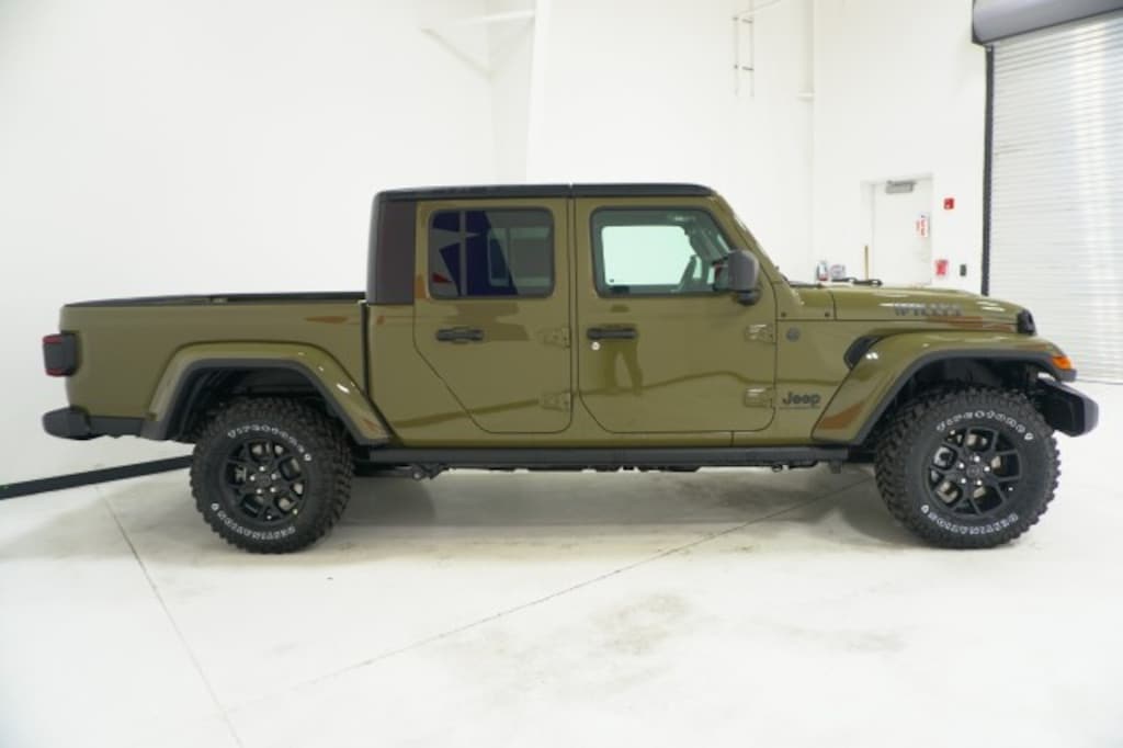 New 2026 Jeep Gladiator WILLYS 4X4 Pickup
