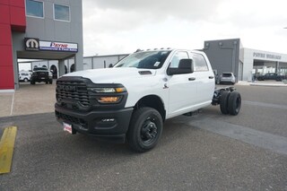 2026 Ram 3500 TRADESMAN CREW CAB CHASSIS 4X4 60' CA Pickup