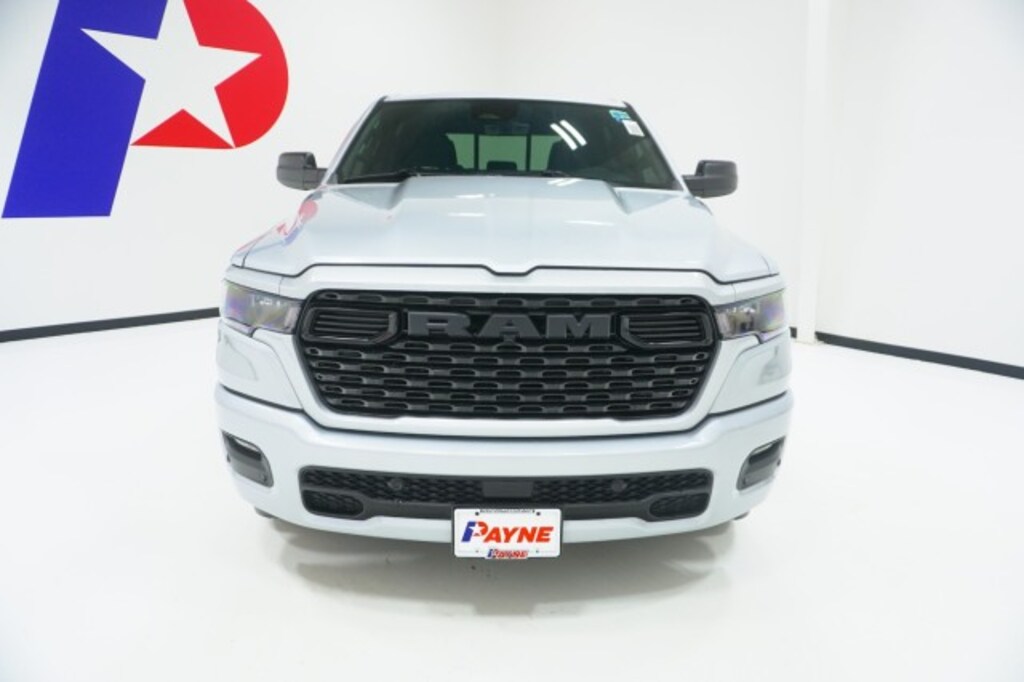 New 2026 Ram 1500 EXPRESS CREW CAB 4X2 5'7 BOX Pickup
