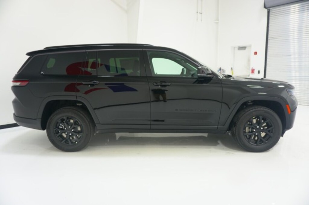 New 2026 Jeep Grand Cherokee L LAREDO ALTITUDE 4X2 Sport Utility