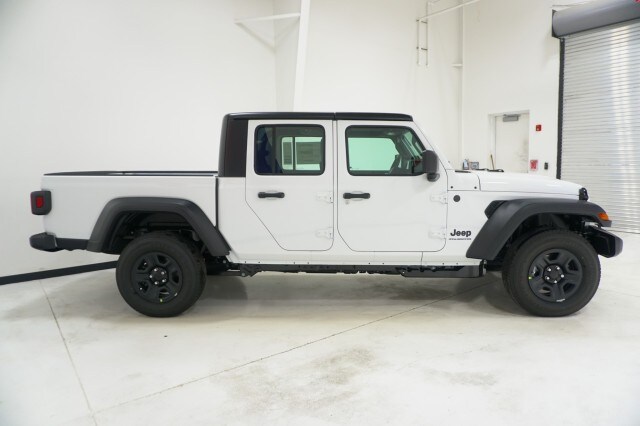 2026 Jeep Gladiator Sport photo 4