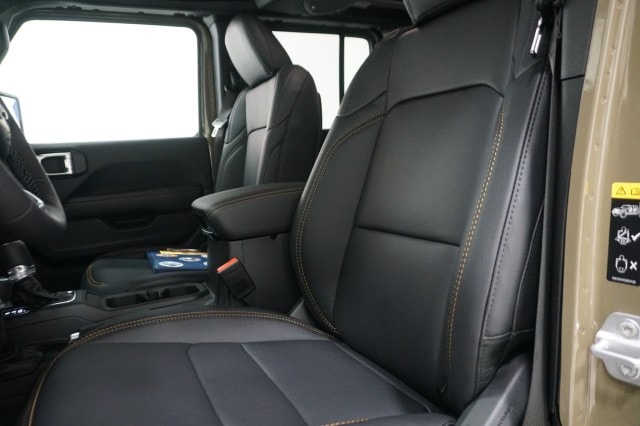 2026 Jeep Wrangler 4-Door Sahara - Photo 18