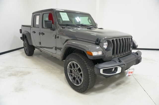 2020 Jeep Gladiator Altitude photo 3