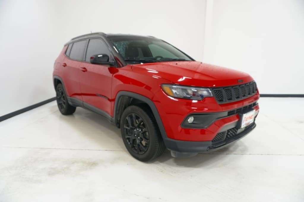 Used 2024 Jeep Compass Latitude SUV