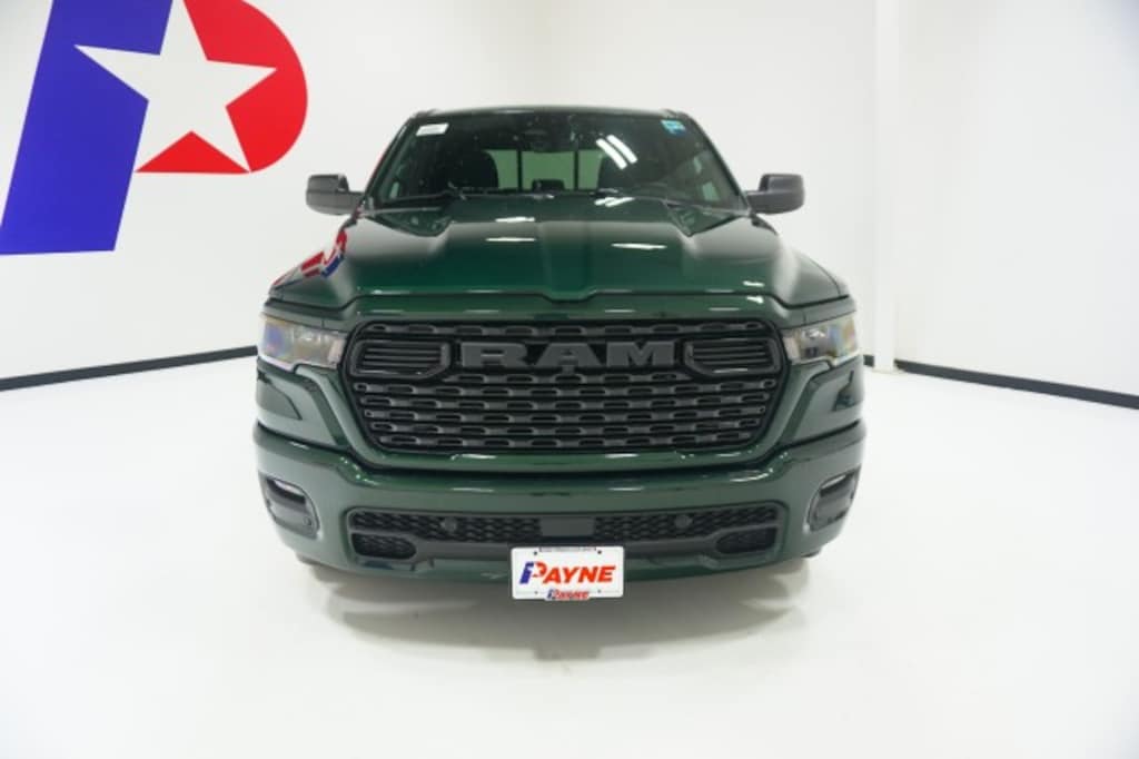 New 2026 Ram 1500 EXPRESS CREW CAB 4X2 5'7 BOX Pickup