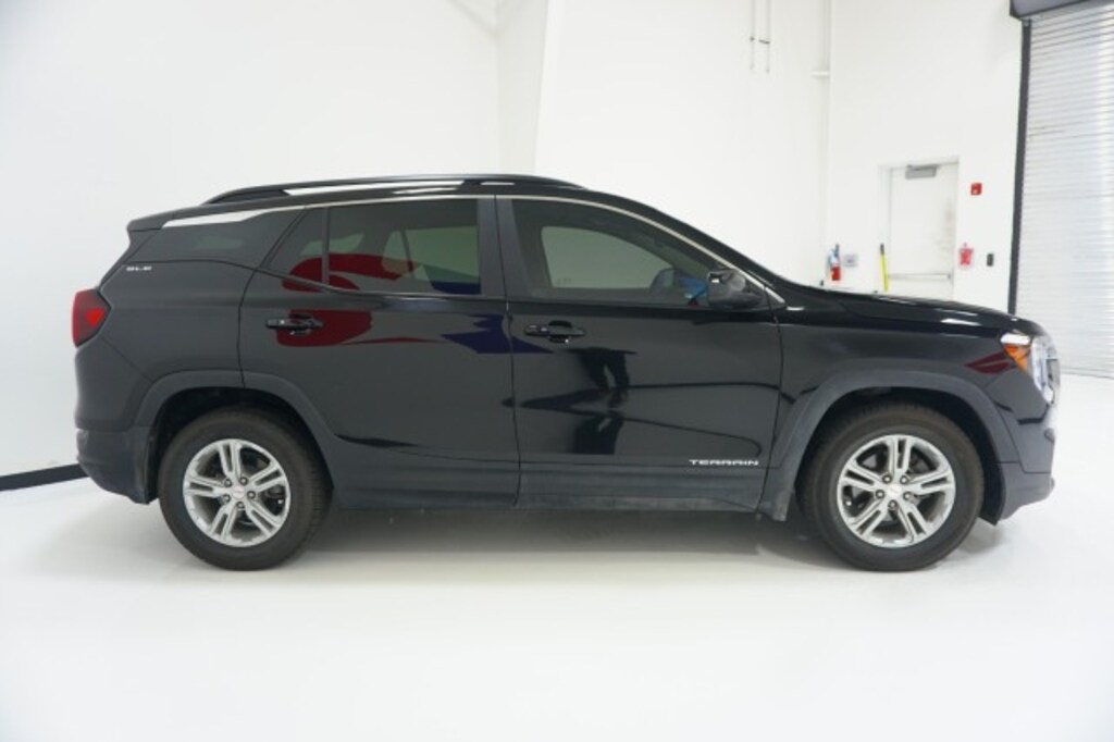 Used 2023 GMC Terrain SLE SUV