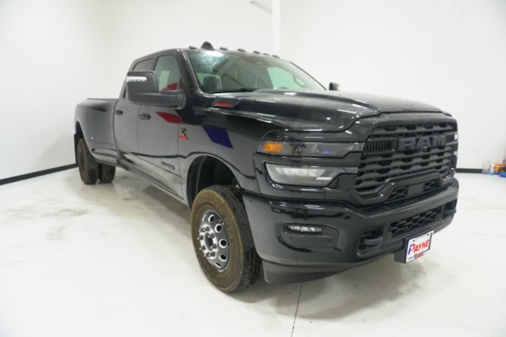 New 2026 Ram 3500 LONE STAR CREW CAB 4X4 8' BOX Pickup