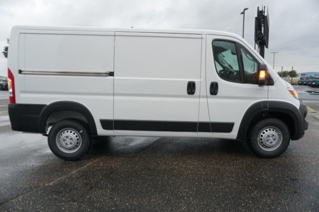 New 2025 Ram ProMaster PROMASTER 1500 TRADESMAN CARGO VAN LOW ROOF 136' W Cargo Van