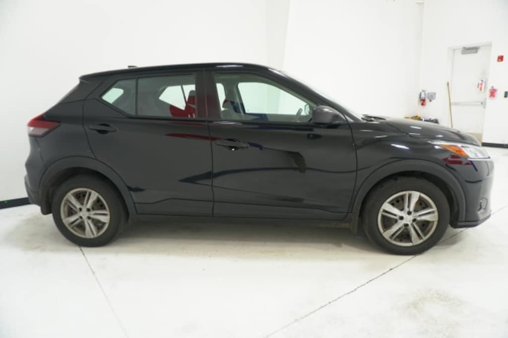 Used 2023 Nissan Kicks S SUV