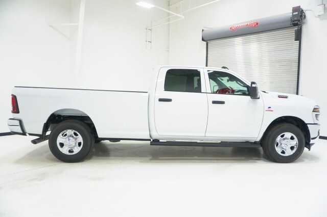 2026 Ram 2500 Tradesman photo 4