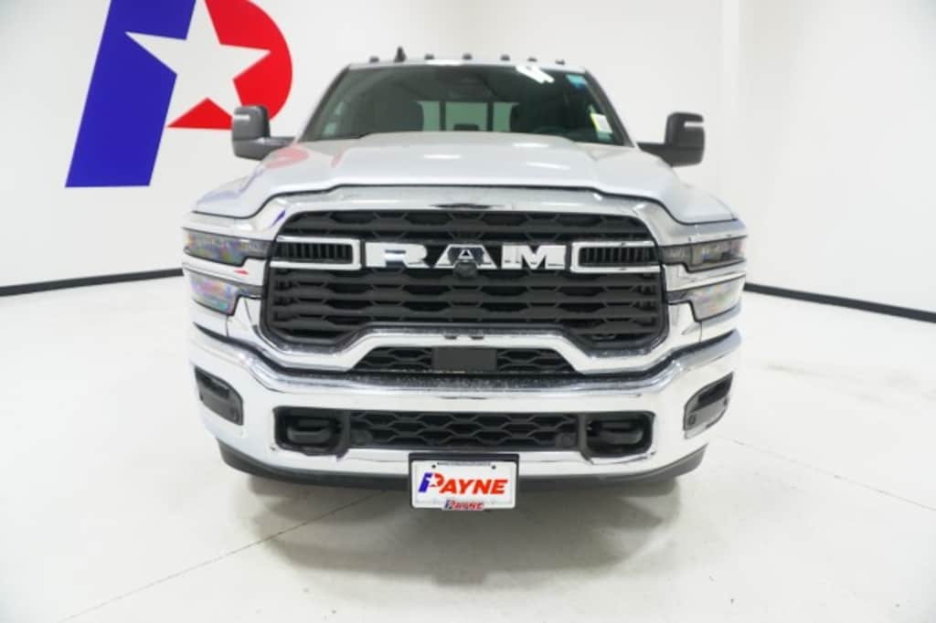 New 2026 Ram 3500 TRADESMAN CREW CAB 4X4 8' BOX Pickup