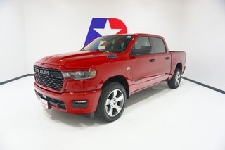 2026 Ram 1500 EXPRESS CREW CAB 4X2 5'7 BOX Pickup