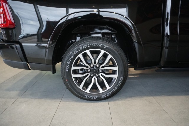 New 2027 Ram 1500 LIMITED CREW CAB 4X4 Pickup