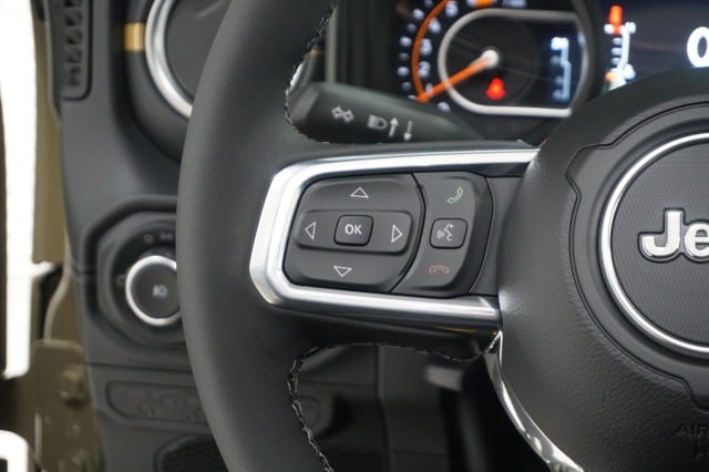 2026 Jeep Wrangler 4-Door Sahara - Photo 24