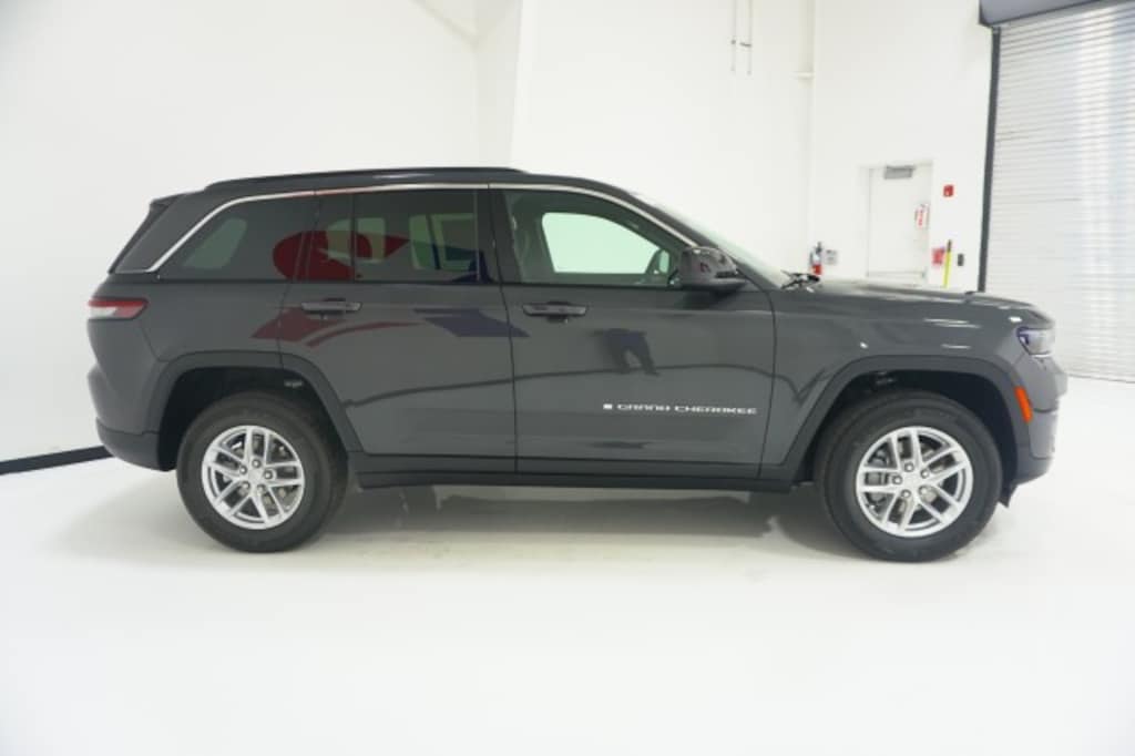 New 2026 Jeep Grand Cherokee LAREDO X 4X2 Sport Utility