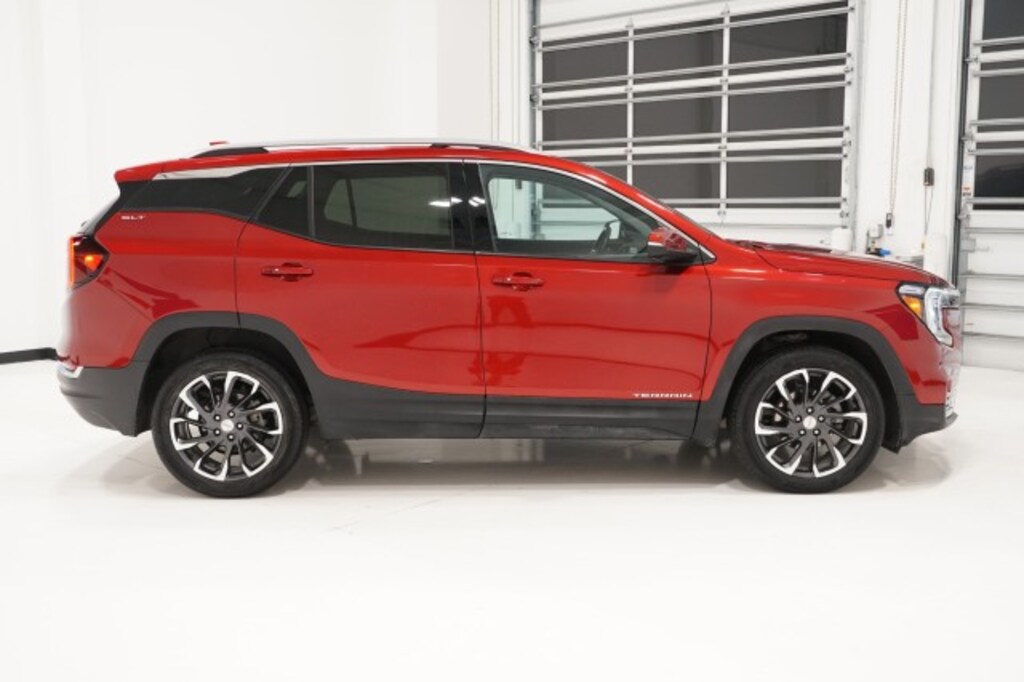 Used 2024 GMC Terrain SLT SUV