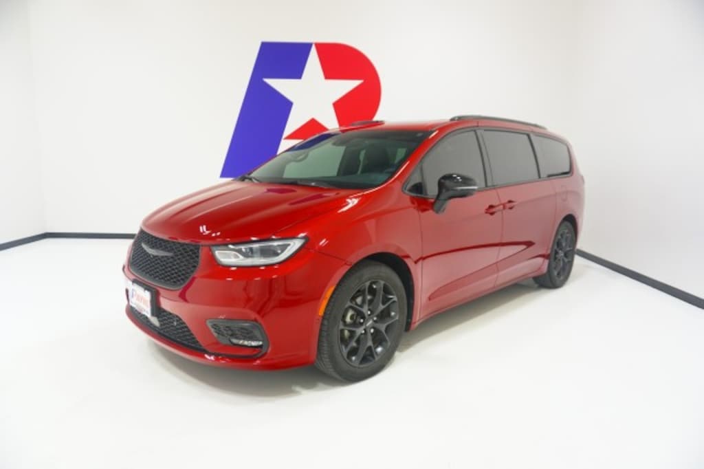 Used 2024 Chrysler Pacifica Limited Minivan/Van