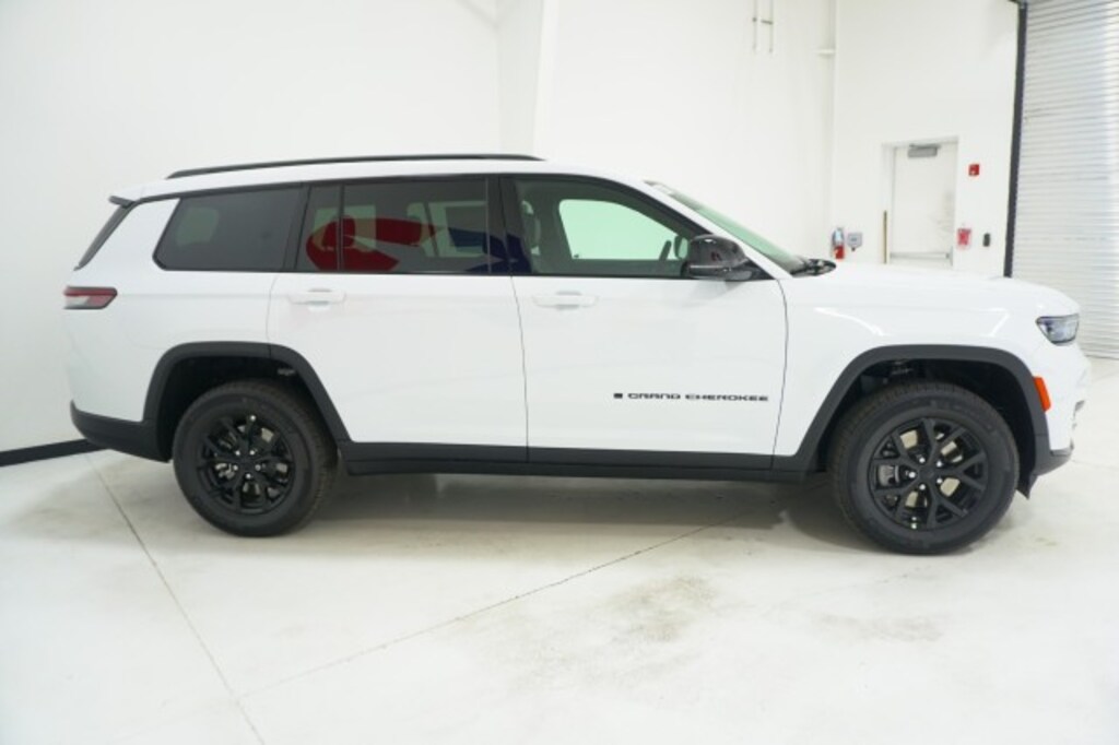 New 2025 Jeep Grand Cherokee L ALTITUDE X 4X2 Sport Utility