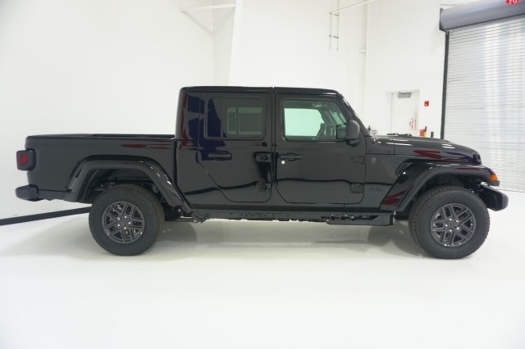 New 2026 Jeep Gladiator SPORT S 4X4 Pickup