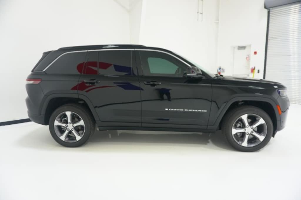 New 2026 Jeep Grand Cherokee LIMITED 4X2 Sport Utility