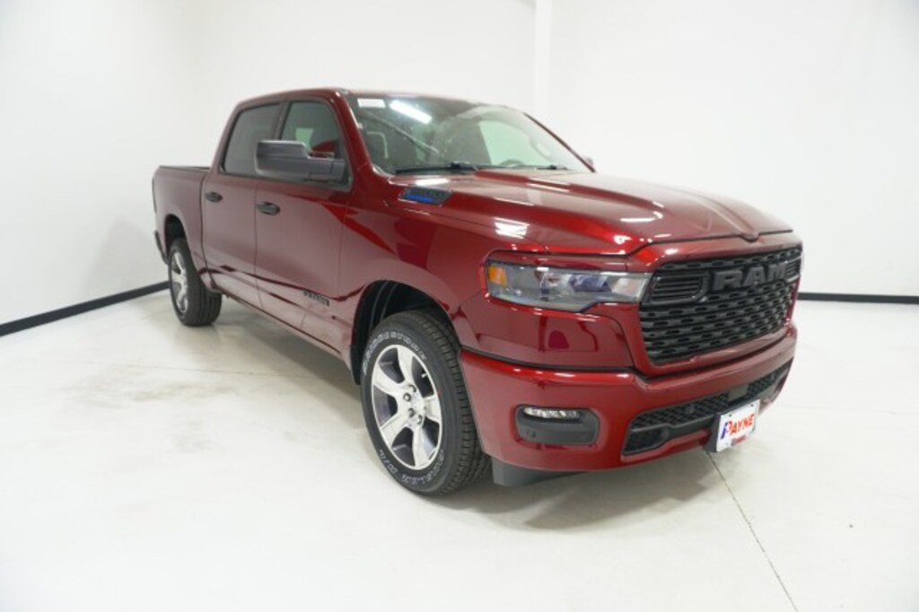 New 2025 Ram 1500 TRADESMAN CREW CAB 4X2 5'7 BOX Pickup