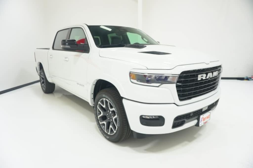 New 2026 Ram 1500 LARAMIE CREW CAB 4X2 5'7 BOX Pickup