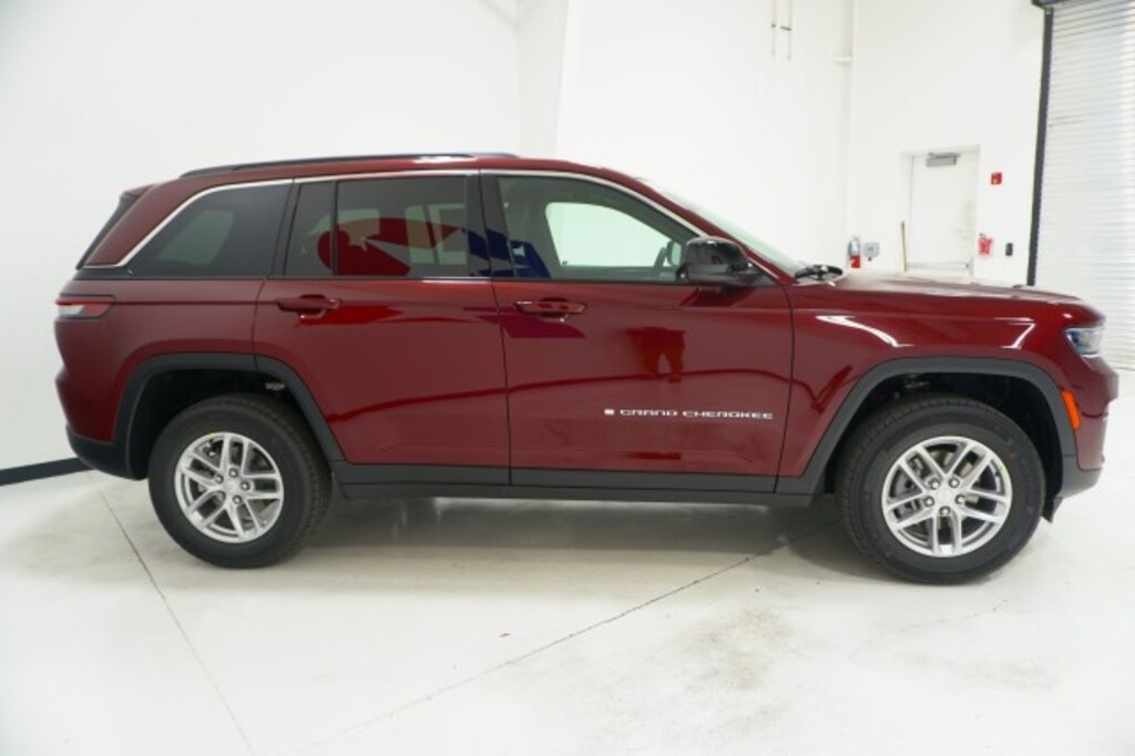 New 2025 Jeep Grand Cherokee LAREDO X 4X2 Sport Utility