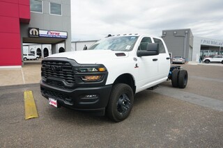 2026 Ram 3500 TRADESMAN CREW CAB CHASSIS 4X4 60' CA Pickup