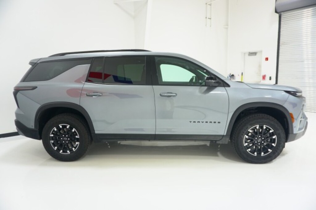 Used 2025 Chevrolet Traverse AWD Z71 SUV