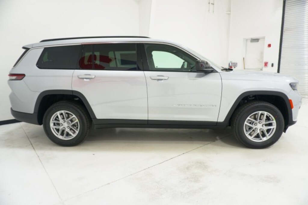 New 2025 Jeep Grand Cherokee L LAREDO X 4X4 Sport Utility