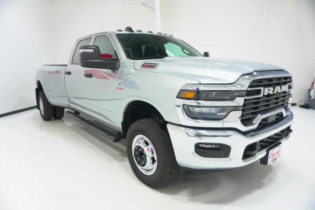 New 2027 Ram 3500 TRADESMAN CREW CAB 4X4 Pickup