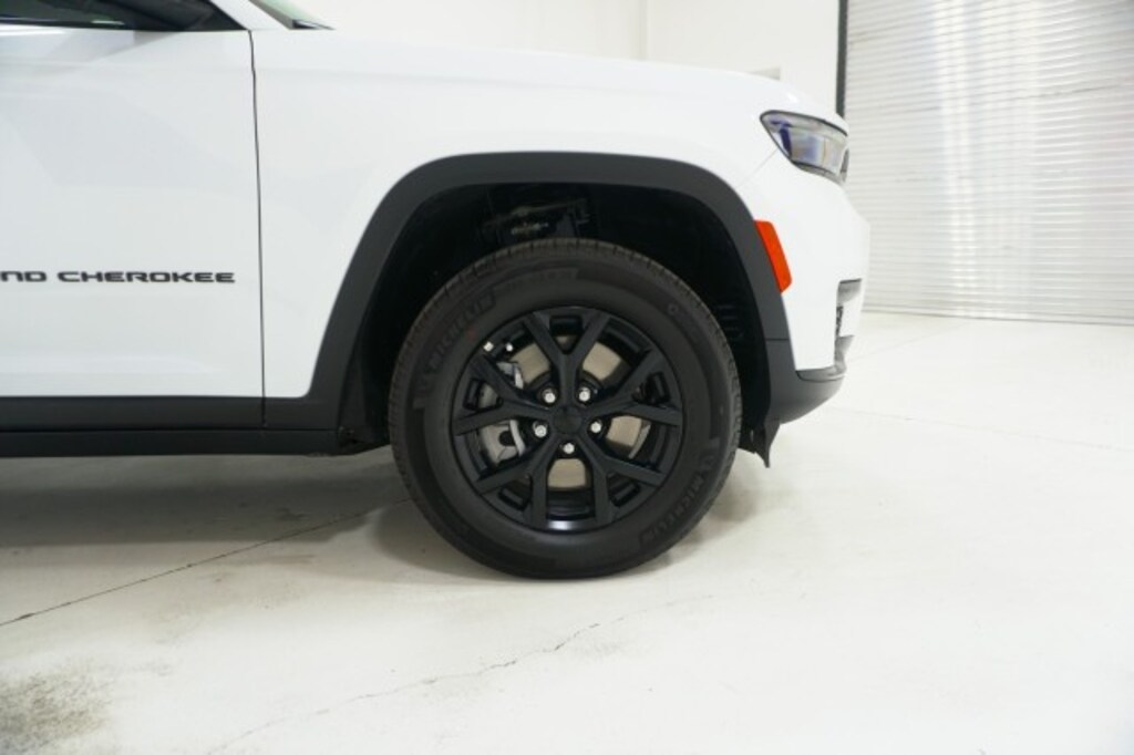New 2025 Jeep Grand Cherokee L ALTITUDE X 4X4 Sport Utility