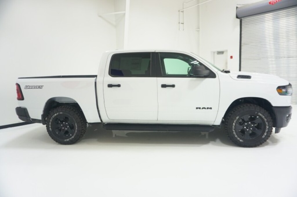 New 2026 Ram 1500 WARLOCK CREW CAB 4X4 5'7 BOX Pickup