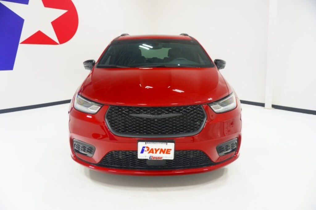Used 2024 Chrysler Pacifica Limited Minivan/Van