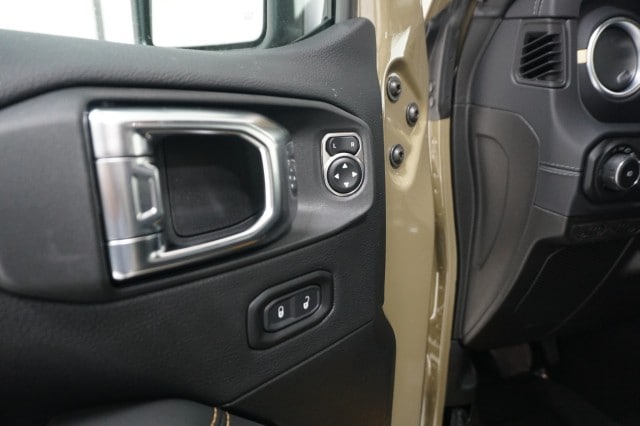 2026 Jeep Wrangler 4-Door Sahara - Photo 16