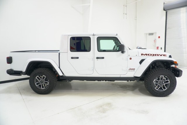 2026 Jeep Gladiator Mojave photo 4