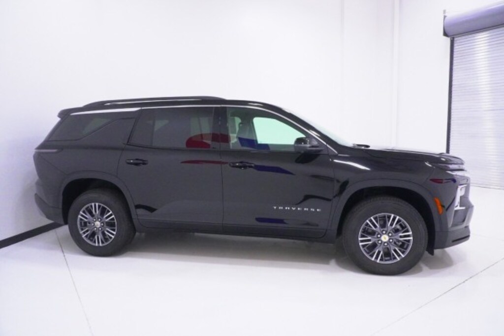 Used 2026 Chevrolet Traverse FWD LT SUV