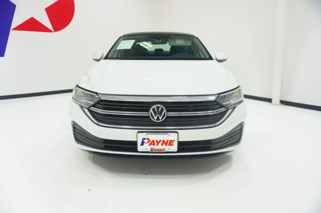 Used 2024 Volkswagen Jetta SE Sedan
